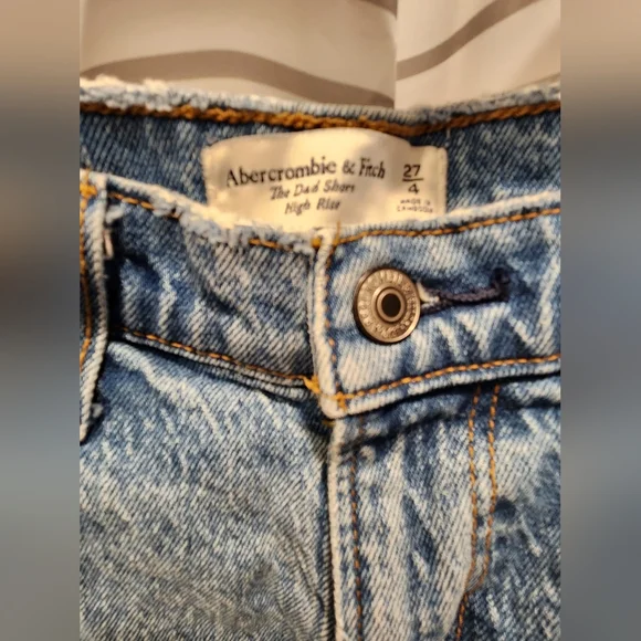 Abercrombie & Fitch Women's The Dad Short High Rise Size 27/4 - Picture 2 of 8